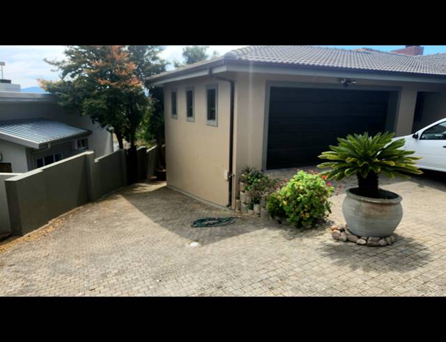 4 BEDROOM FREESTANDING FOR SALE IN MONTE CHRISTO